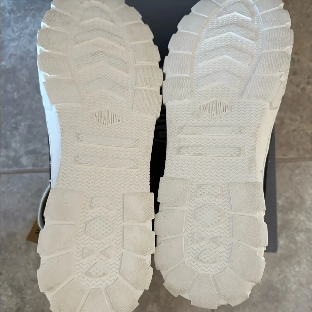 Palladium Monochrome Lace-Up Sneakers - Picture 5 of 5